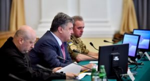 Порошенко назвал приоритеты обороны Украины на случай масштабной агрессии poroshenko-nazval-prioritety-oborony-ukrainy-na-sluchaj-masshtabnoj-agressii