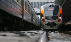 Укрзализныця назначила 23 дополнительных поезда на популярные направления в период с 26 апреля 2017 года до 10 мая 2017 года