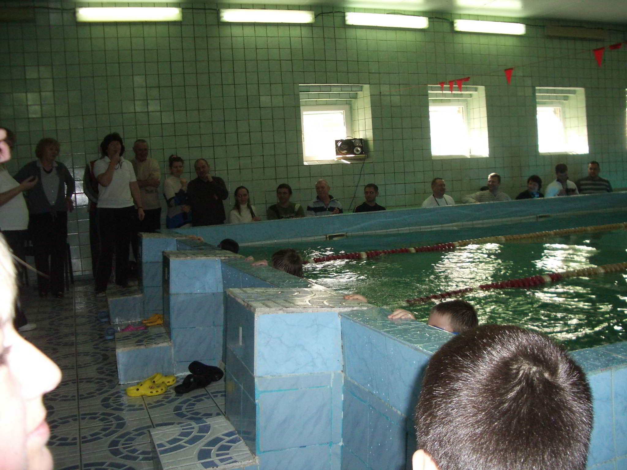 16 марта 2013 года в здании ДЮСШ № 6 состоялись соревнования по плаванию Херсон Украина kherson duk 6 sorevnovaniya-5