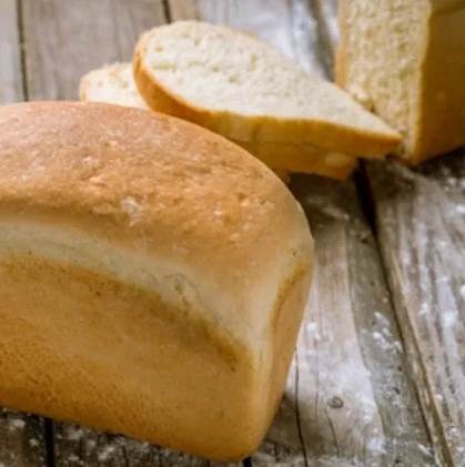 Хліб із приватної пекарні завезли в п’ять точок міста