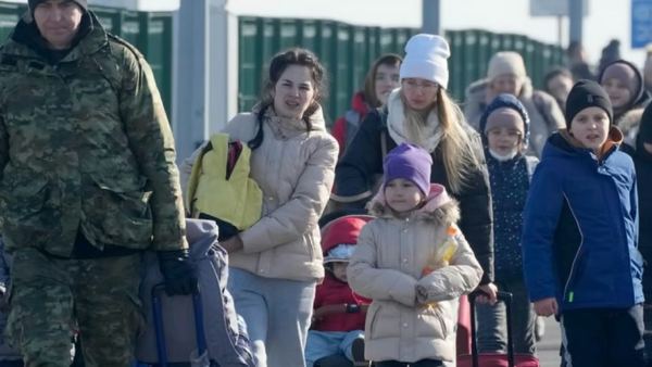 Помощь до 3 тысяч гривен кому из украинцев задерживают госвыплаты