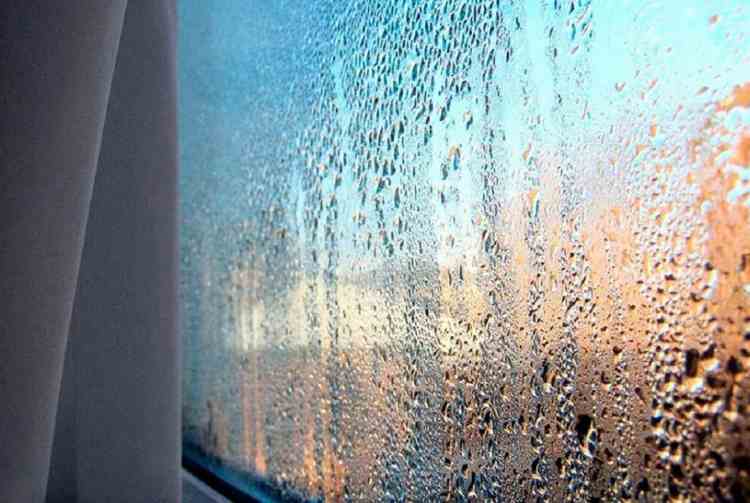 Как избавиться от конденсата на окнах простые и эффективные способы