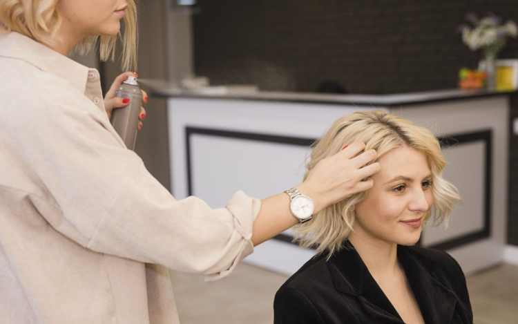 Французская стрижка станет хитом 2024 года идеальна для всех типов волос ровно и красиво отрастает