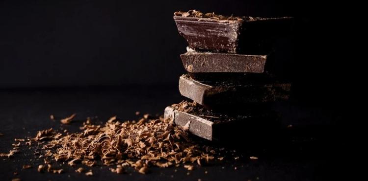 Понижает или поднимает Как влияет на давление темный шоколад