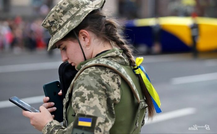 В Украине предлагают сделать всех женщин военнообязанными и снизить возраст мобилизации до 23 лет